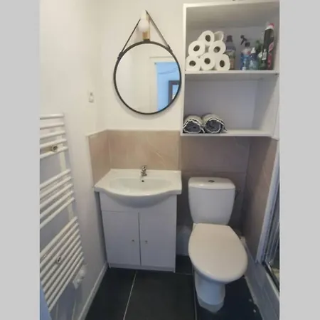 Apartment Studio Centre Ville-Proche Des Cures *
