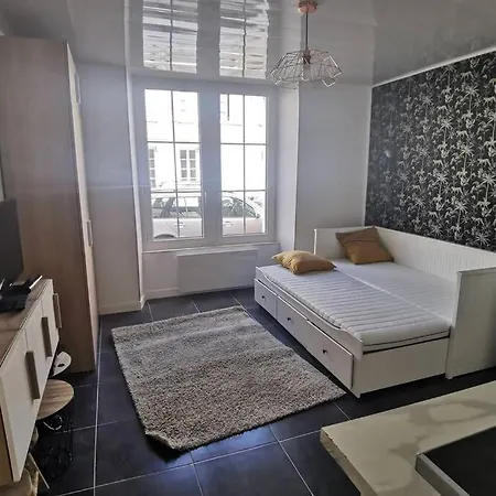 Studio Centre Ville-Proche Des Cures *